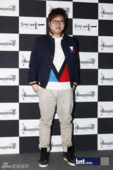 组图：具俊晔朴政珉等出席韩国首尔时装秀