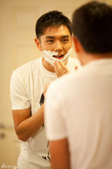 组图：霍政谚浴室写真曝光 可爱俏皮显美男本色