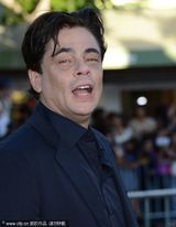 组图：布莱克性感亮相《野蛮人》洛杉矶首映