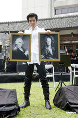 组图：萧敬腾行程满爆发嗜睡症 自信专辑没修饰