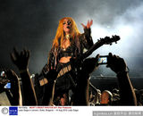 组图：Lady Gaga保加利亚开唱 百变造型蒙面狂野