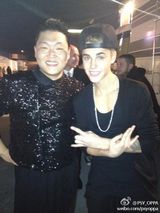 组图：鸟叔PSY微博晒照片回馈粉丝