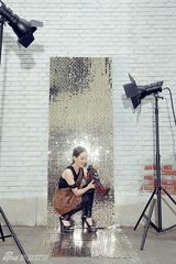 组图：《天涯明月刀》张定涵杂志封面展现双重性格