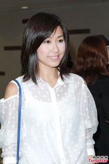 组图：钟嘉欣热力开唱 陈慧琳担任嘉宾