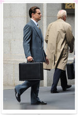 组图：莱昂纳多现身《华尔街之狼》片场