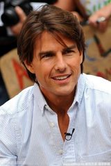 幻灯图集：克鲁斯迪亚兹宣传新片 双着白衣似情侣