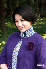 组图：黄奕旗袍装显温婉气质 廖碧儿红衣似女鬼