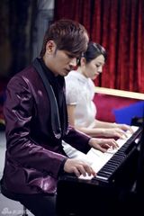 组图：焦恩俊《蒲公英》MV白色情人节温情首发