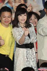 组图：獒犬林晖闵为新片造势 五月天携师弟助阵