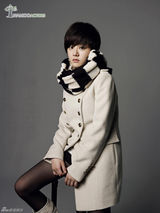 高清组图：文根英短发写真 秋装显成熟中性魅力