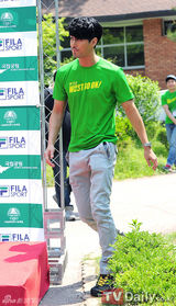 组图：韩星车胜元倡导绿色参加环保活动