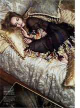 组图：名媛波茨沃斯复古写真曝光 演绎贵族奢华