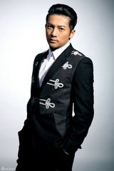 高清图：苏有朋新年冷峻写真 诠释冬季别样风尚