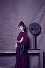 高清组图：韩星黄信惠拍写真 高雅复古魅惑十足