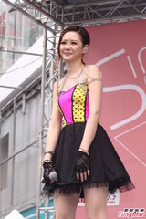 组图：安心亚郭书瑶同台破不合传言 齐秀酥胸