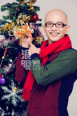 组图：平安圣诞前夜鬼马卖萌 祝歌迷样样平安