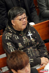 组图：台艺人徐风追思会 好友张菲余天现身致意