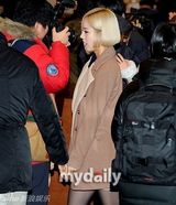 组图：韩团GirlsDay守约请粉丝吃午餐