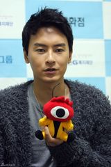 组图：郑元畅帅气现身首尔亚洲音乐节