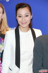 组图：林青霞现身支持继女 与生母张天爱同场