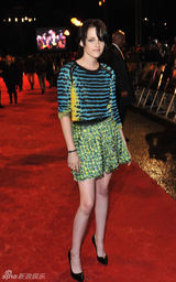 高清组图：《新月》英国粉丝见面会 斯图尔特雷人装