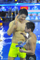 组图：《水立方》半决赛吴建豪剪短泳裤