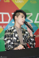 组图：JYJ金俊秀开新专辑歌迷会 尝试多变风格