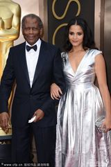 组图：第86届奥斯卡红毯 西德尼-波蒂埃现身