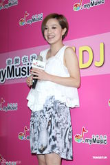 组图：郭采洁将赴内地拍戏谈恋情称要低调