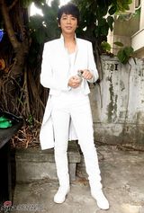 高清组图：信为五月北京个唱预热 公开华丽服装