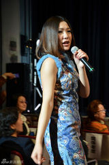 幻灯组图：青春美少女日本开唱 观众热捧盛况空前