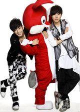 组图：黄伟菁携群星贺新春 许巍周笔畅提前拜年