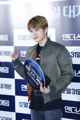 独家高清：EXO龙俊亨等帅气撑《安德的游戏》