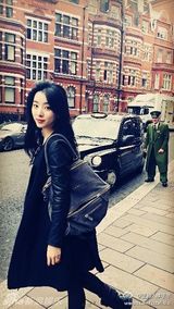 组图：李思思生活照曝光 一改春晚范儿变萌少女