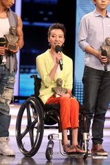 组图：200明星高歌《北京祝福你》 成龙坐镇指挥