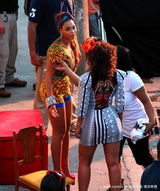 幻灯：碧昂斯与艾丽西亚合作新曲 拍MV比拼性感