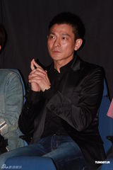 组图：曹格个唱力证与侧田兄弟情 刘德华低调助阵