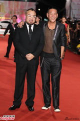 组图：群星亮相金钟奖红毯 林依晨陈柏霖受追捧