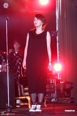 组图：Hebe单飞办音乐会 SHE两姐妹大力捧场