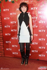 组图：王维基港视再投三千万 陈锦鸿签约4年