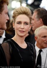 组图：《贝茨旅馆》女星维拉-法米加亮相艾美