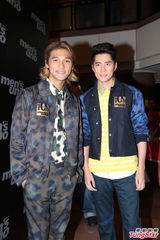 组图：黄耀明关注四川地震 A-Lin欣赏陈奕迅