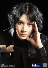 组图：韩男团MY NAME回归拍时尚大片