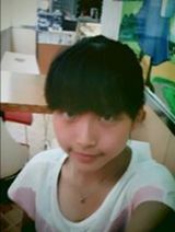 组图：《非诚勿扰》黄菡女儿近照 刘海齐眉