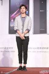 组图：陈柏霖帅气亮相 对新戏角色保密到家