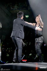 组图：草蜢举办成军25周年演唱会 古天乐站台捧场 