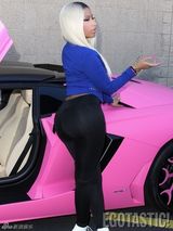 组图：麻辣鸡豪乳巨臀搔首弄姿