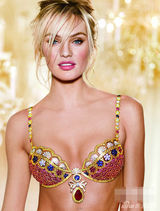 组图：超模坎蒂丝首秀天价胸罩 镶嵌4200颗宝石