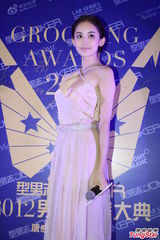 组图：贾乃亮当奶爸有难度 何洁谈释小龙超尴尬