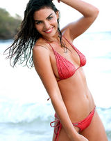 高清图：意大利泳装宝贝阿里萨-米勒热辣比基尼秀